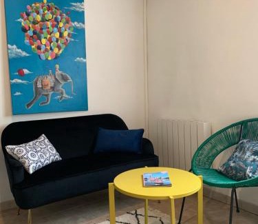 Nogent-le-Rotrou Apartment | Les marches du château - Gîte centre de Nogent-le-Rotrou