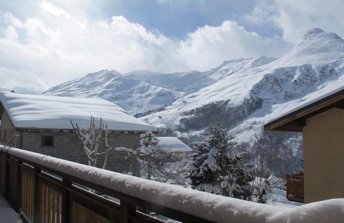 Le Bettaix Apartment | LES MENUIRES BEAUTIFUL APARTMENT OF CHARM ANY COMFORT AND SPA IN CHALET