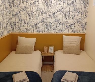 Saint-Amand-sur-Sevre Apartment | Les meublés de Louis-Marie, 2 appartements indépendants pour 4 personnes, 8 personnes au total, proche du Puy du Fou