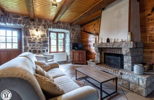 Chambon-sur-Lac House | Les Mouflons - Chambon-sur-lac