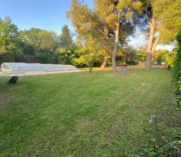 Carpentras House | Les Mourguettes maison familiale avec piscine et garage sur 2000 m2 de terrain en campagne