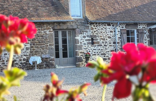 Saint-Aubin-de-Locquenay Cottage | Les Naturelles