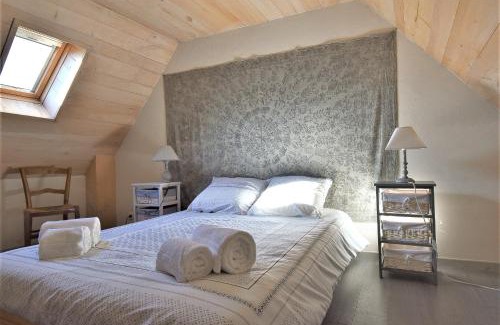 Belcastel House | Les Oiseaux De Belcastel, family house