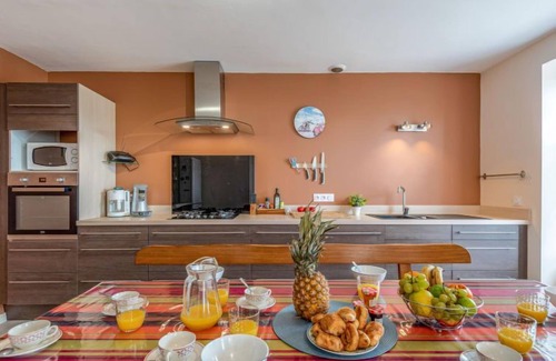 Saint-Philibert House | Les palmiers by Interhome