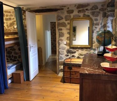 Lamastre House | Les pentes du chateau de Retourtour
