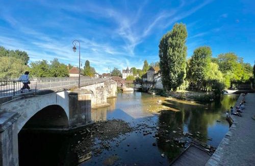Moret-sur-Loing Apartment | LES PIEDS DANS L’EAU - MORET CENTRE