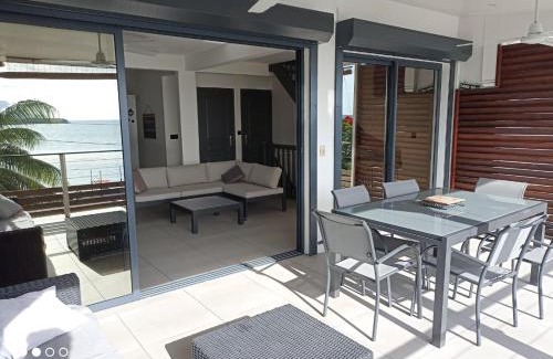 Trois-Rivieres Apartment | Les Pieds Dans l'Eau face à la mer des caraïbes Jacuzzi Sainte-Luce Trois-Rivières