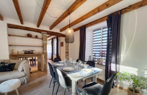 Oelleville House | Les Pierres du Bonheur Meublé Tourisme 3 étoiles