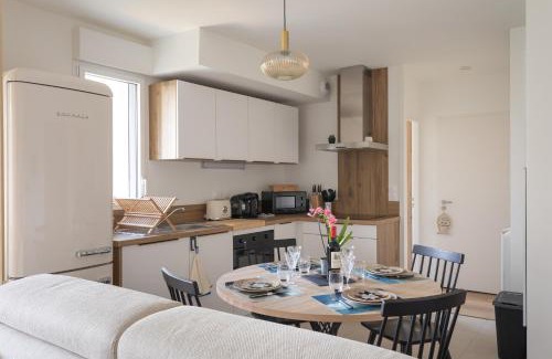 Sables-d'Or-les-Pins Apartment | Les pins 205 - Appt 400m de la plage