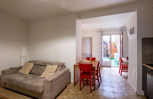 Villemur-sur-Tarn Apartment | Les Platanes - One Bedroom Apartment, Sleeps 4
