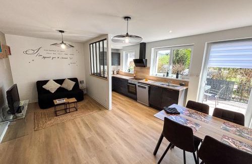 Thanville Apartment | Les Reflets du Château - Parking Gratuit - Cosy & Moderne - Route des vins