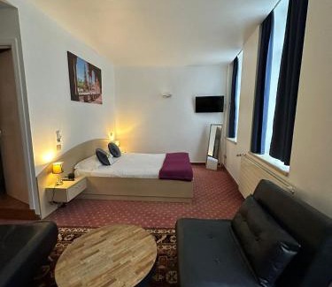 Givet Hotel | Les Reflets Jaunes