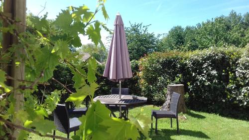 Saint-Vincent-la-Chatre House | Les Roses Trémières