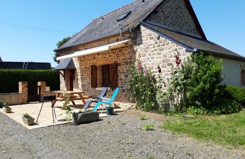 Trans-la-Foret House | Les Roses Trémières