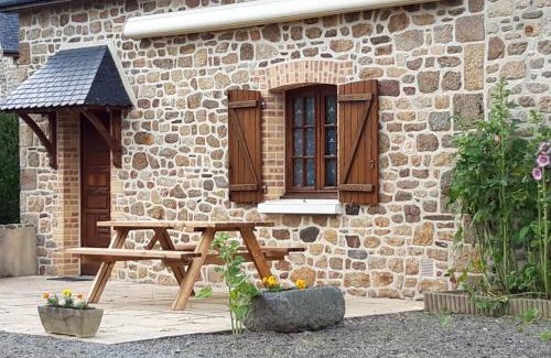 Trans-la-Foret House | Les Roses Trémières