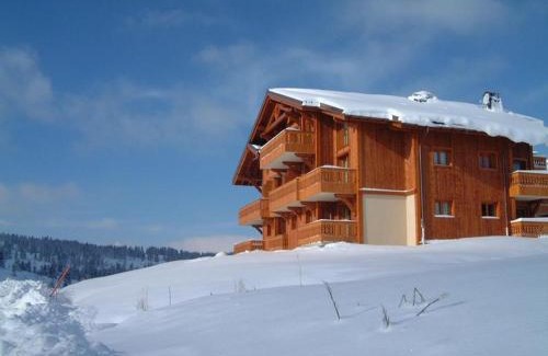 Les Saisies Apartment | Les Saisies: Bel appart 2P-Cabine, 6 pers, Wifi, balcon, parking - FR-1-293-111