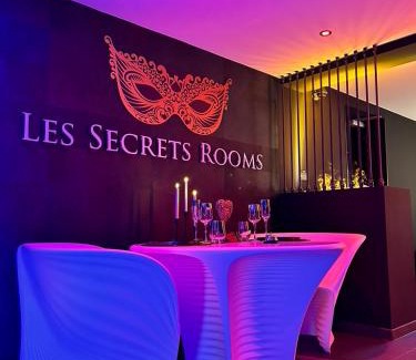 Bonneville Apartment | LES SECRETS ROOMS - BONNEVILLE - LOVE ROOM 130m2 - SPA PRIVATIF