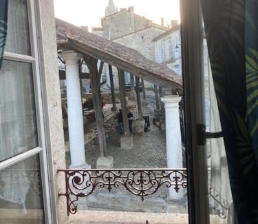 Villebois-Lavalette Apartment | les vieilles Halles de Villebois