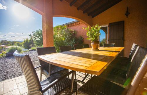 Joyeuse Villa | Les Villas de Perret