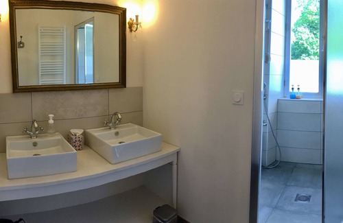 Erce-pres-Liffre Bed & Breakfast | Les Voisins de l'Illet