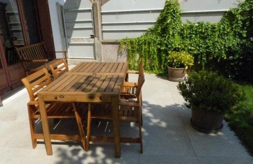 Le Perreon House | Les Volets Bleus