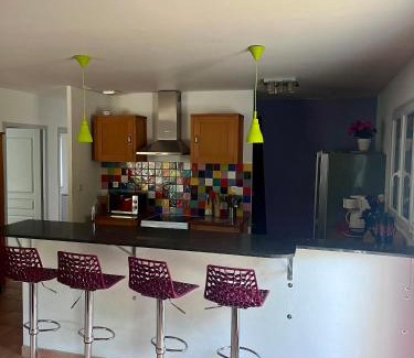 Vinezac House | les voyageur