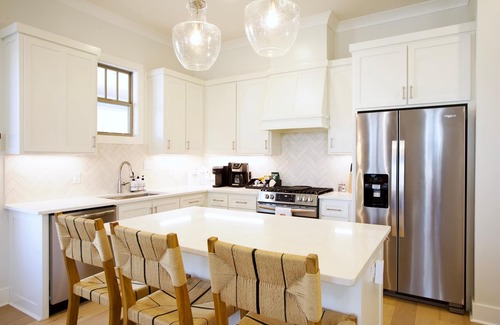 Oxford Cottage | Less than 1 Mile to the Square! Outdoor Fireplace & Grill + 2 King Suites!