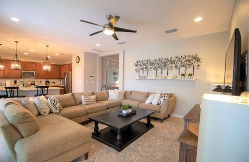 Kissimmee Resort | Less than 15 minutes to the Disney Area!