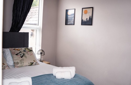 Belfast House | Less Than 2 Miles Away From City Center and Tourist Attractions in Belfast