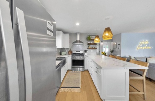 Encinitas House | Less than 2 miles to Moonlight beach, Downtown and Restaurants and Legoland