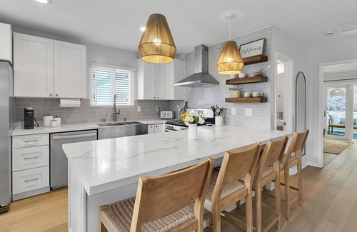 Encinitas House | Less than 2 miles to Moonlight beach, Downtown and Restaurants and Legoland