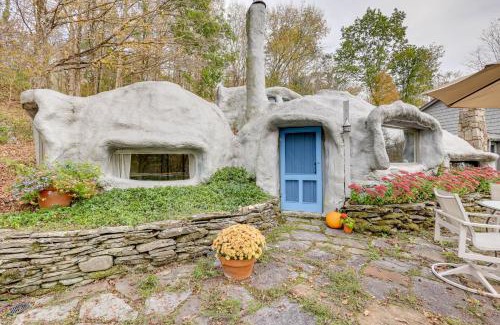 Sandgate House | Less Than 6 Mi to Arlington Whimsical Stone Abode!