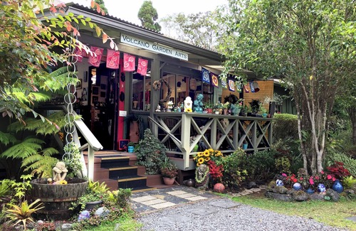Volcano Cottage | Less than a mile from Hawaii Volcanoes National Park