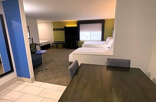 Las Vegas Apartment | Less than a minutes’ drive from Interstate 25, this Las Vegas .