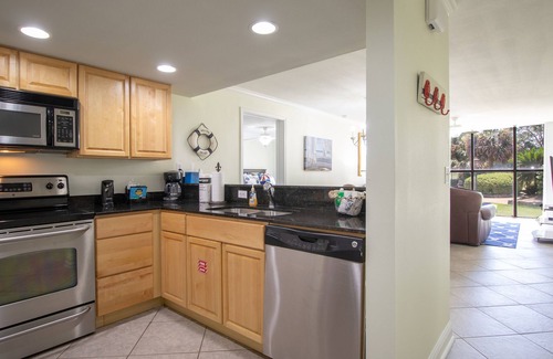 Biloxi Condo | Let The Countdown To Beach Time Begin! Newly decorated and sleeps 6 in beds!