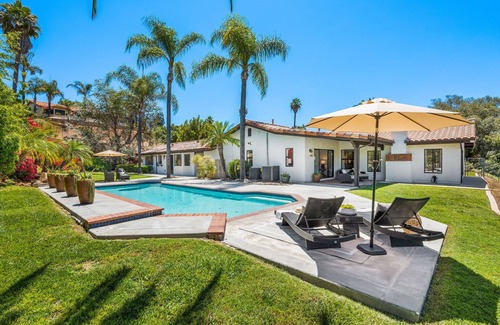 Vista House | Let the Games Begin! Vista Casita with Paddle & Pool Thrills!