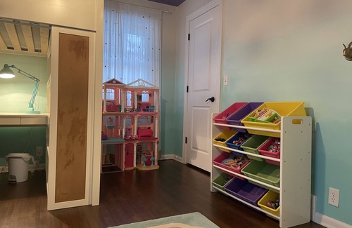 Edina House | 🎂 Let Them Eat Cake in this Fun Edina Family and Pet Friendly Home 🍰