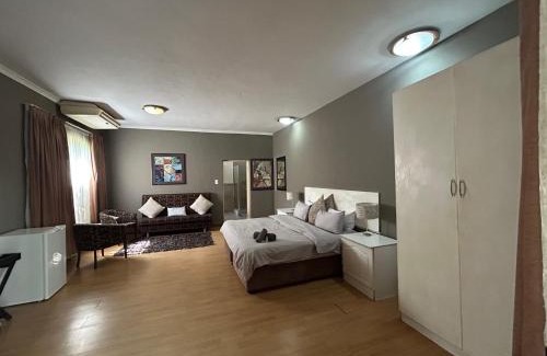 Greater Johannesburg Metropolitan Area Cabin | Letlapa Lodge and Conference Centre