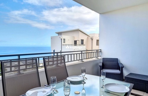 Le Portail Apartment | Leu Hamélia – New T2 with shared swimming pool – Saint-Leu