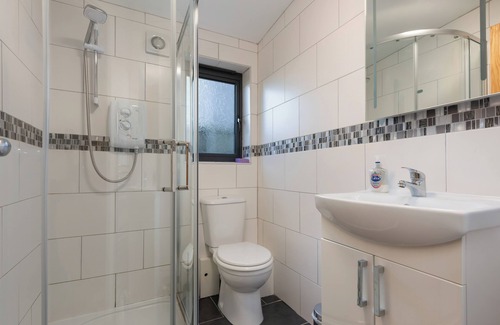 Stodmarsh Cabin | Leveret Lodge