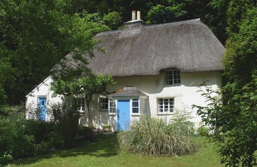 Lewtrenchard Cottage | LEW QUARRY COTTAGE, family friendly, with open fire in Lewdown
