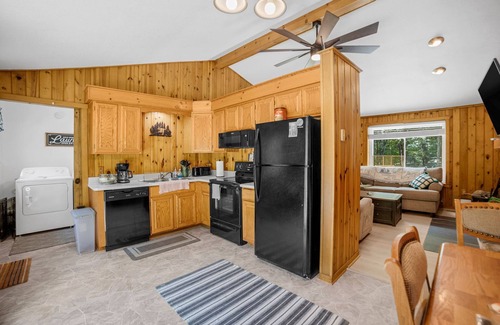 Lewiston House | Lewiston Landing: Color Tours & Cabin Comfort – Fall in Lewiston