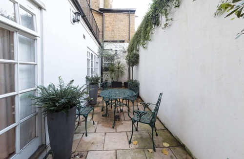 Kensington Apartment | Lexham Gardens - Two Bedroom Apartment, Sleeps 4