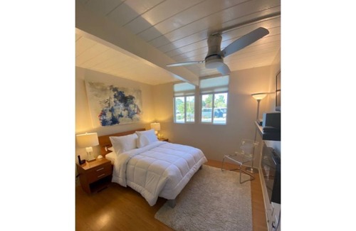 Highlands-Baywood Park Apartment | Lexington Suites
