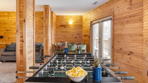 Asheville House | Leyland by AvantStay Cabin Mansion w Views