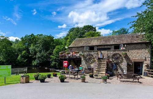 Knaresborough Apartment | Leylandii 2 Bed Holiday Home in picturesque town.