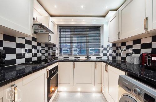 Leyton Apartment | Leyton Guest Rooms - Rooms and Amenities