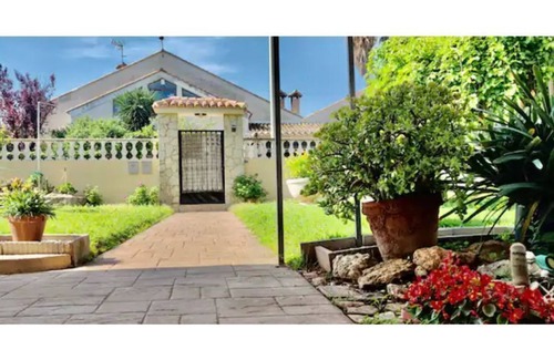 Almarda Apartment | Lezardiere House | Near beach | Large garden & BBQ