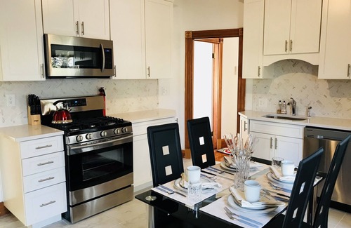 Dorchester Condo | Lg Suite for up to 8 ppl/1 floor