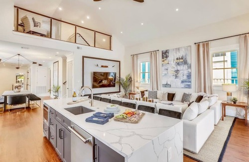 Lower Garden District House | LGD Designer Dream Condo | Heated Pool